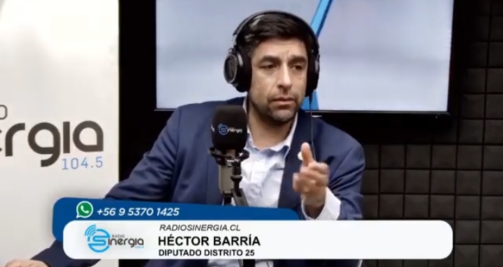 Diputado Héctor Barría abordó desafíos de empleo, educación y recursos hídricos en radio Sinergia.